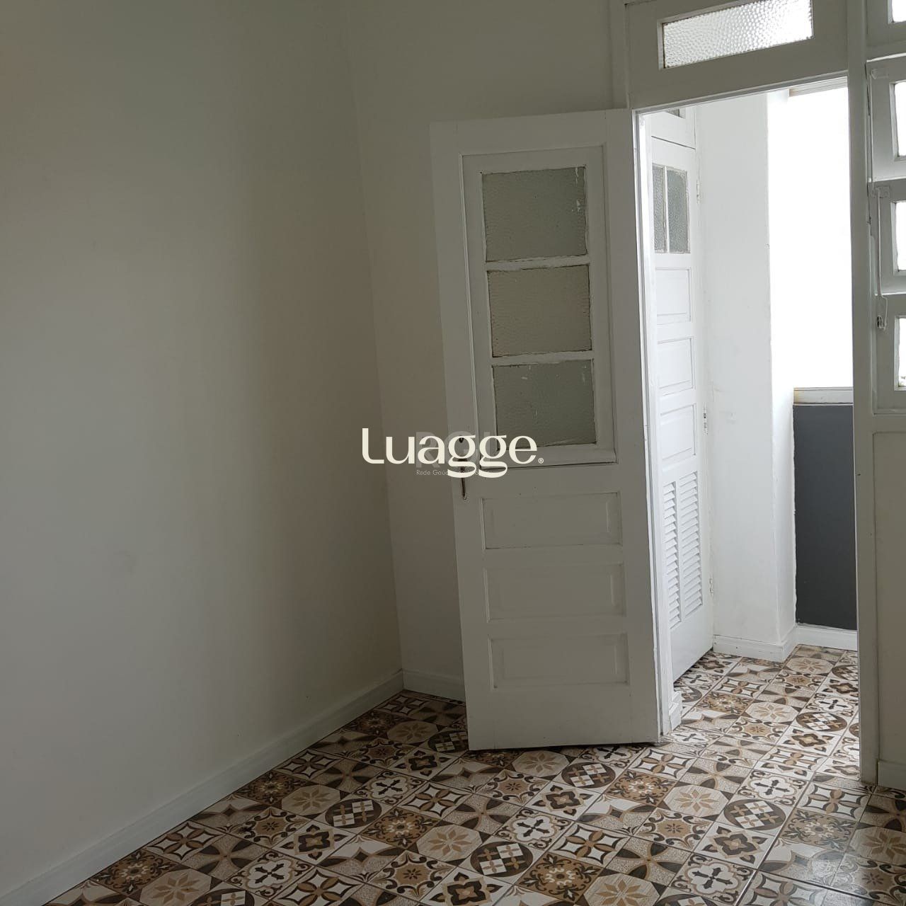 Apartamento à venda com 2 quartos, 62m² - Foto 2