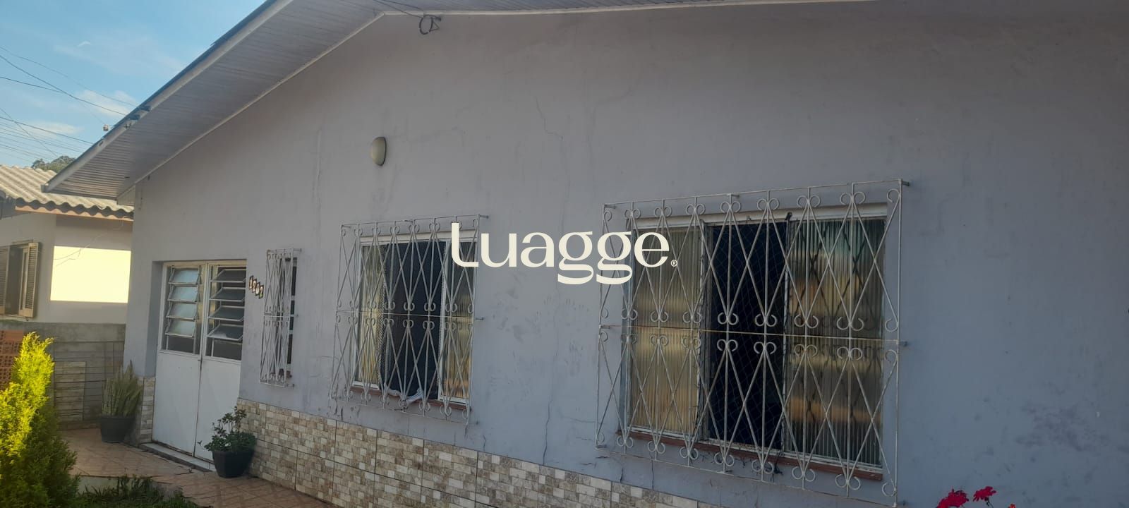 Casa à venda com 2 quartos, 81m² - Foto 1