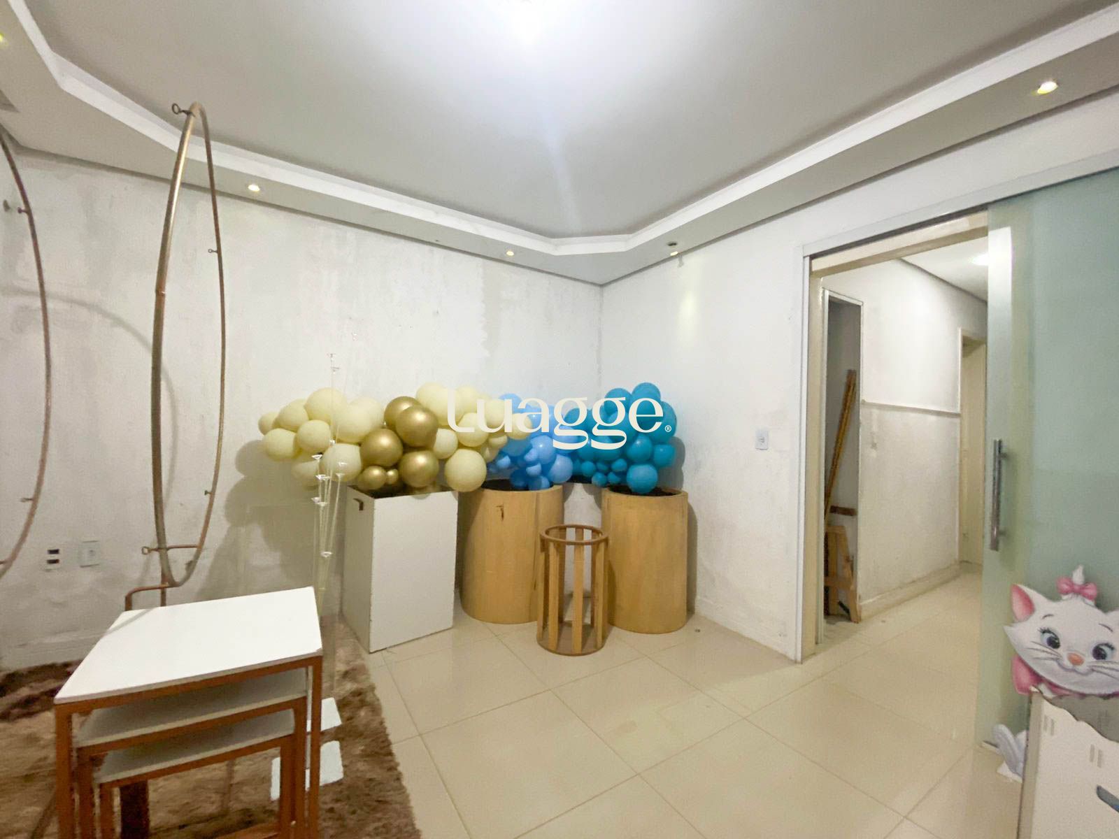 Casa à venda com 4 quartos, 159m² - Foto 2
