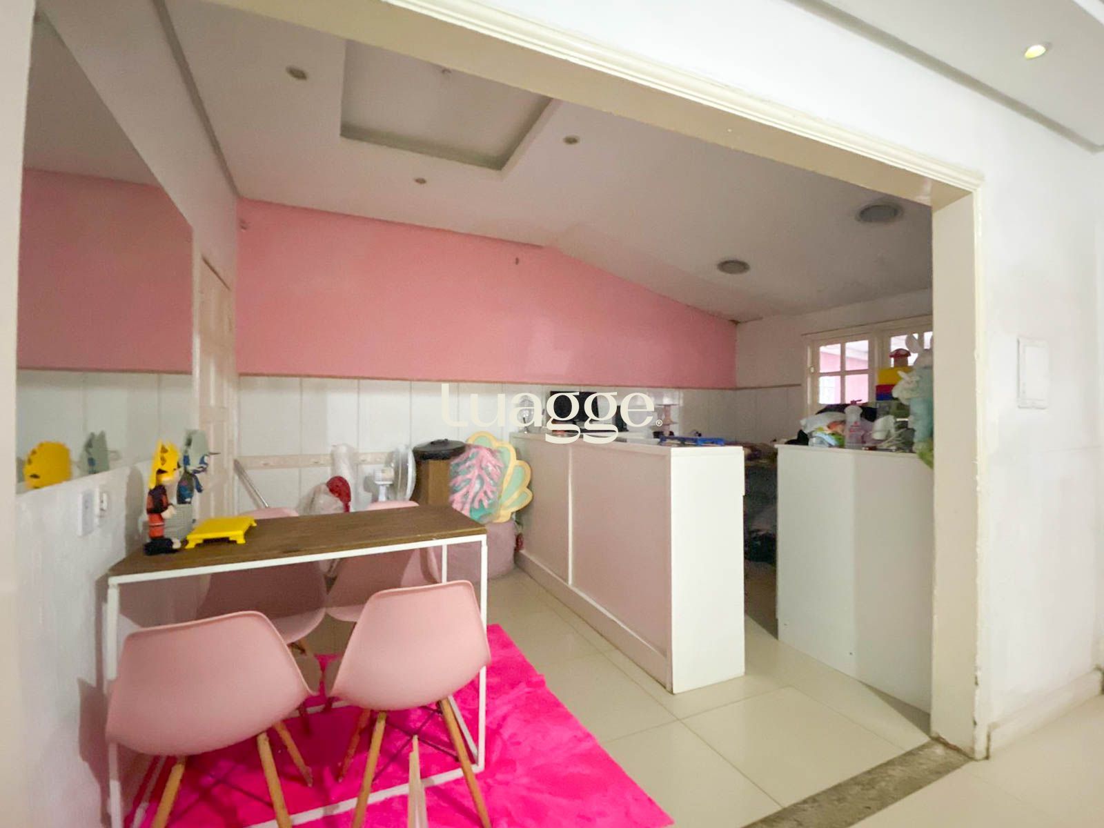 Casa à venda com 4 quartos, 159m² - Foto 3