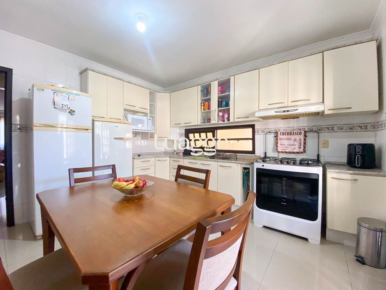 Casa à venda com 3 quartos, 219m² - Foto 8
