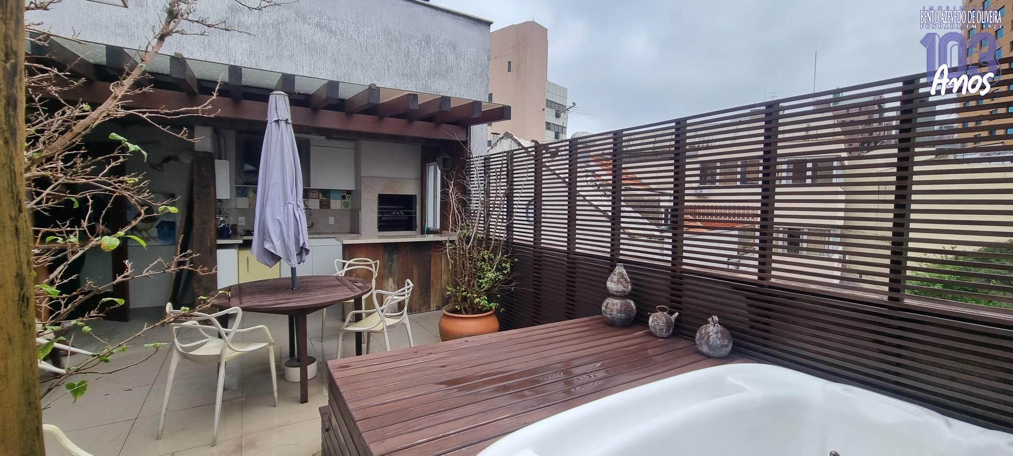 Terraço dom hydra e churrasqueira