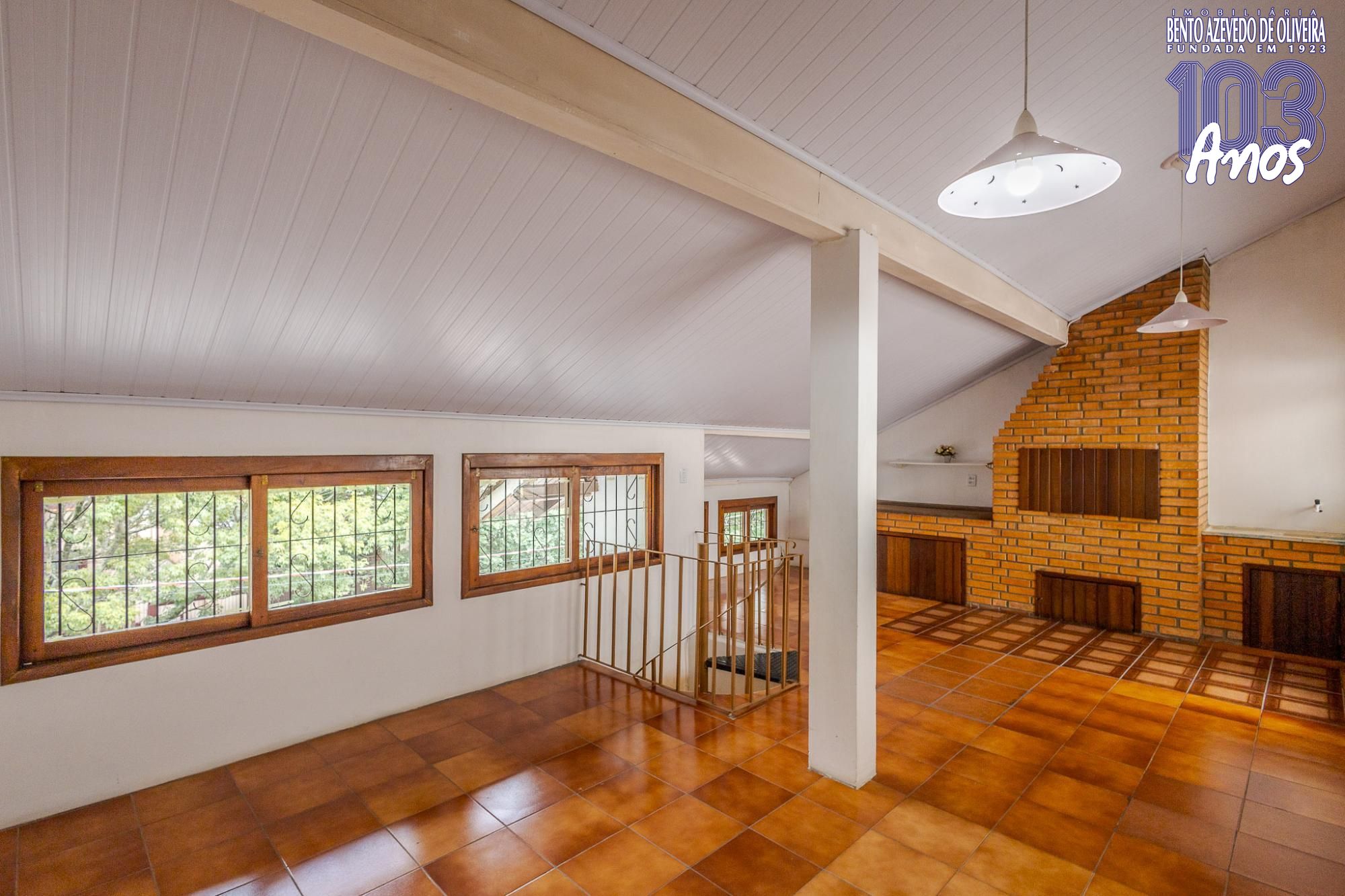 Casa, 4 quartos, 210 m² - Foto 1