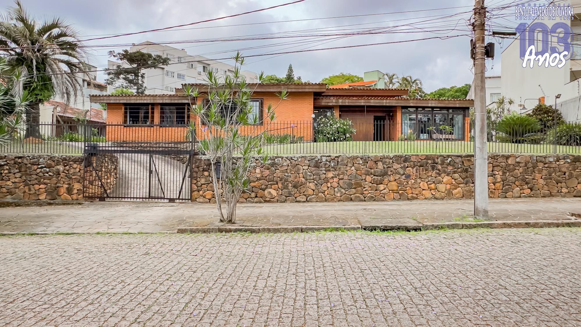 Casa, 3 quartos, 313 m² - Foto 1
