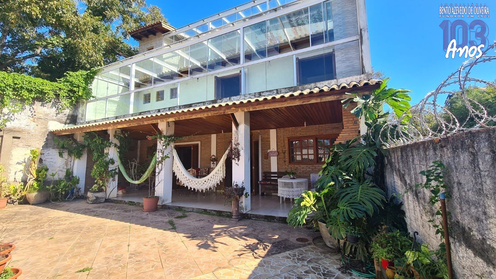 Casa, 4 quartos, 145 m² - Foto 1