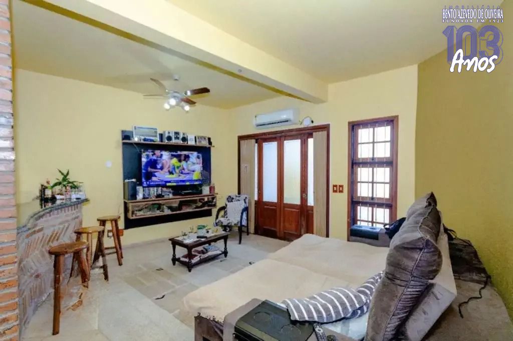 Casa, 3 quartos, 300 m² - Foto 1