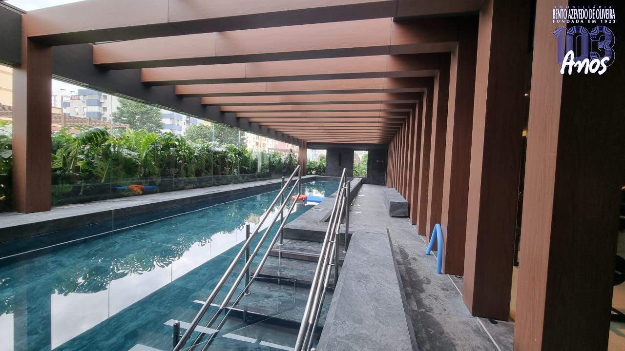 Piscina interna aquecida