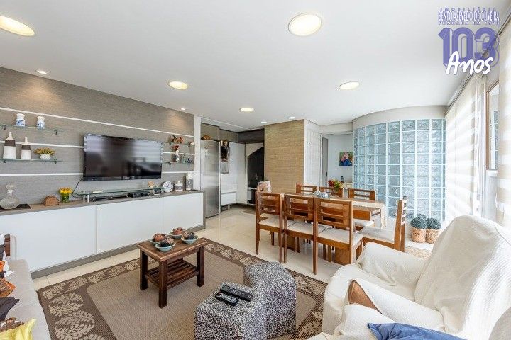 Cobertura, 3 quartos, 223 m² - Foto 2
