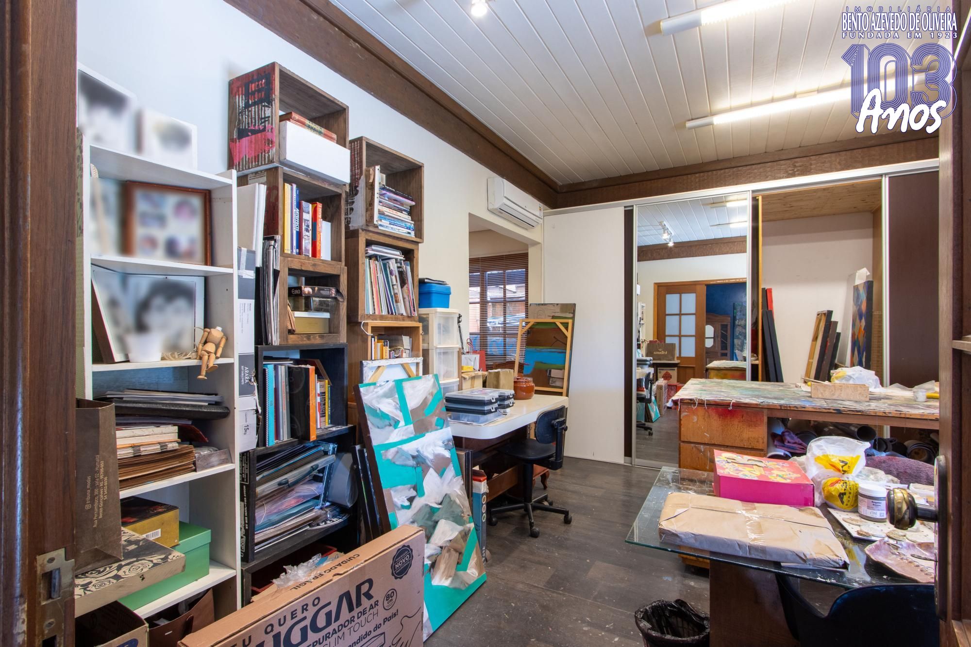 Atelier ou suite 1, enorme, no térreo.
