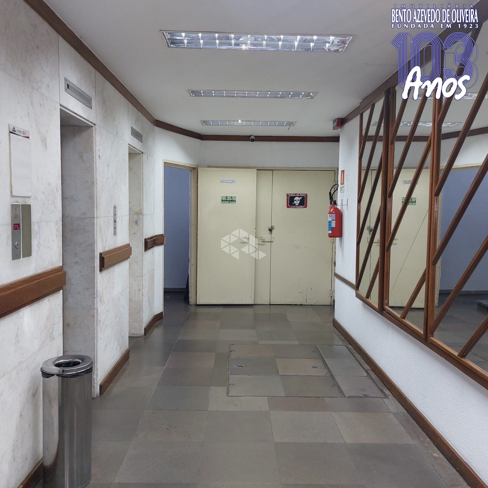 HALL-COM-ELEVADORES