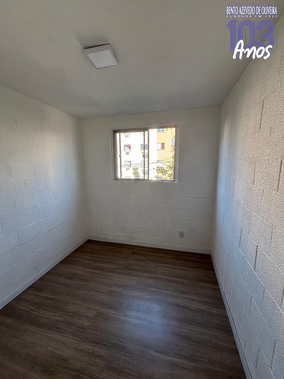 QUARTO-BEM-ILUMINADO