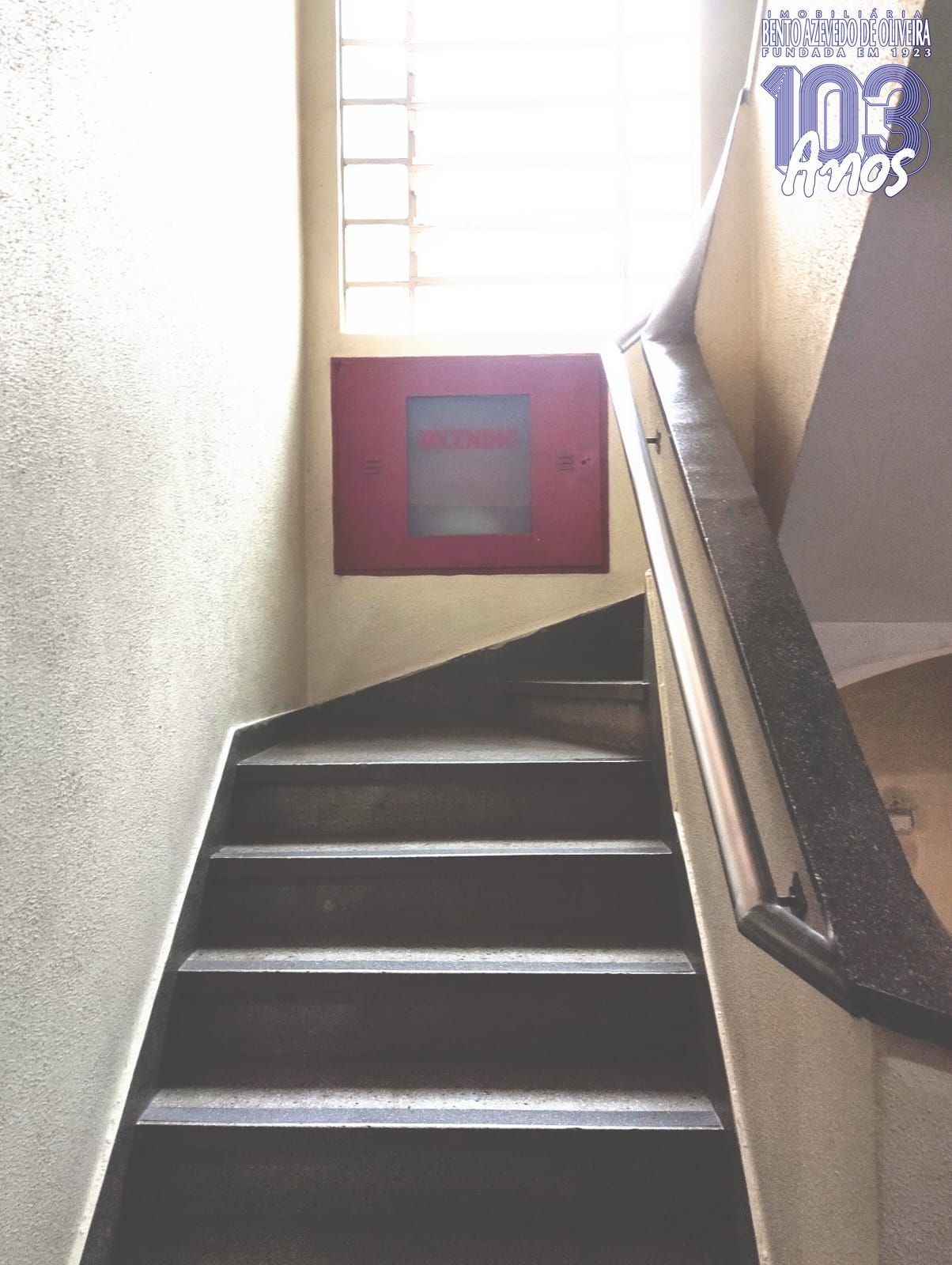 apartamento-escada-predio