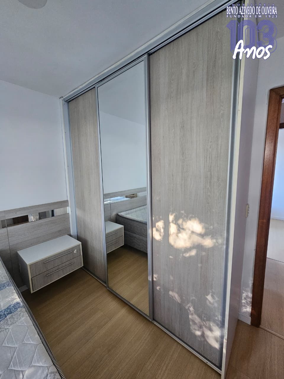 Roupeiro-Laminado.
