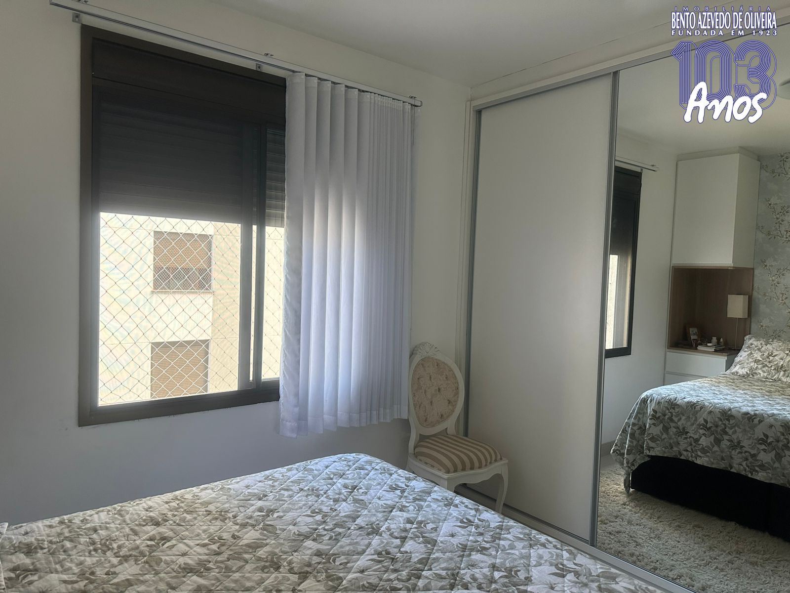 QUARTO-CASAL-COM-JANELA