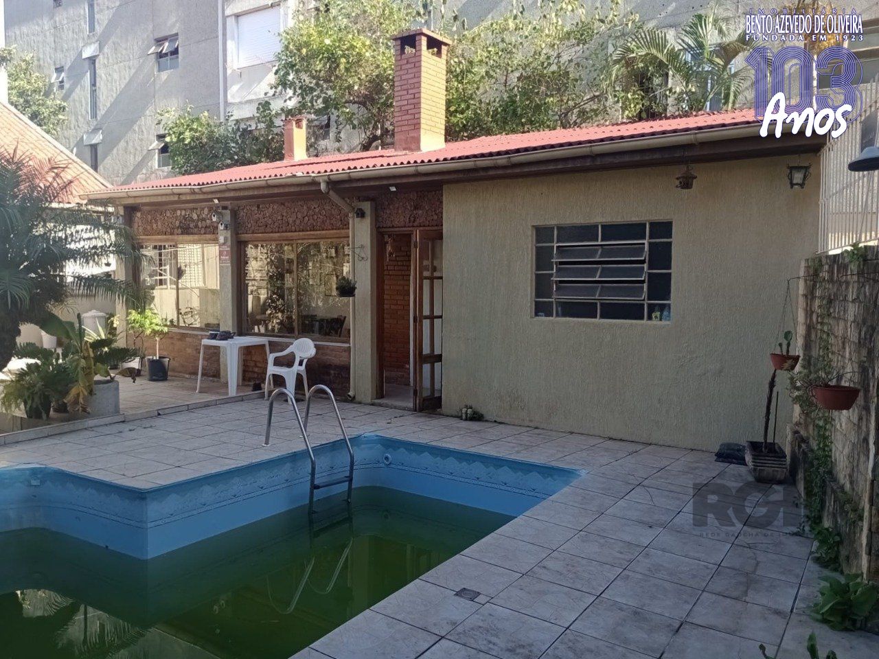 Piscina.jpg+2025-04-10
