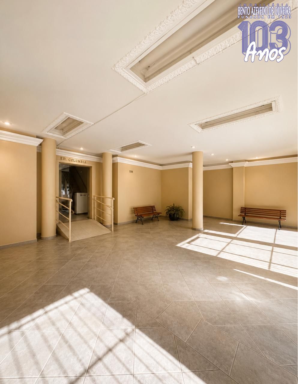 Hall Entrada.