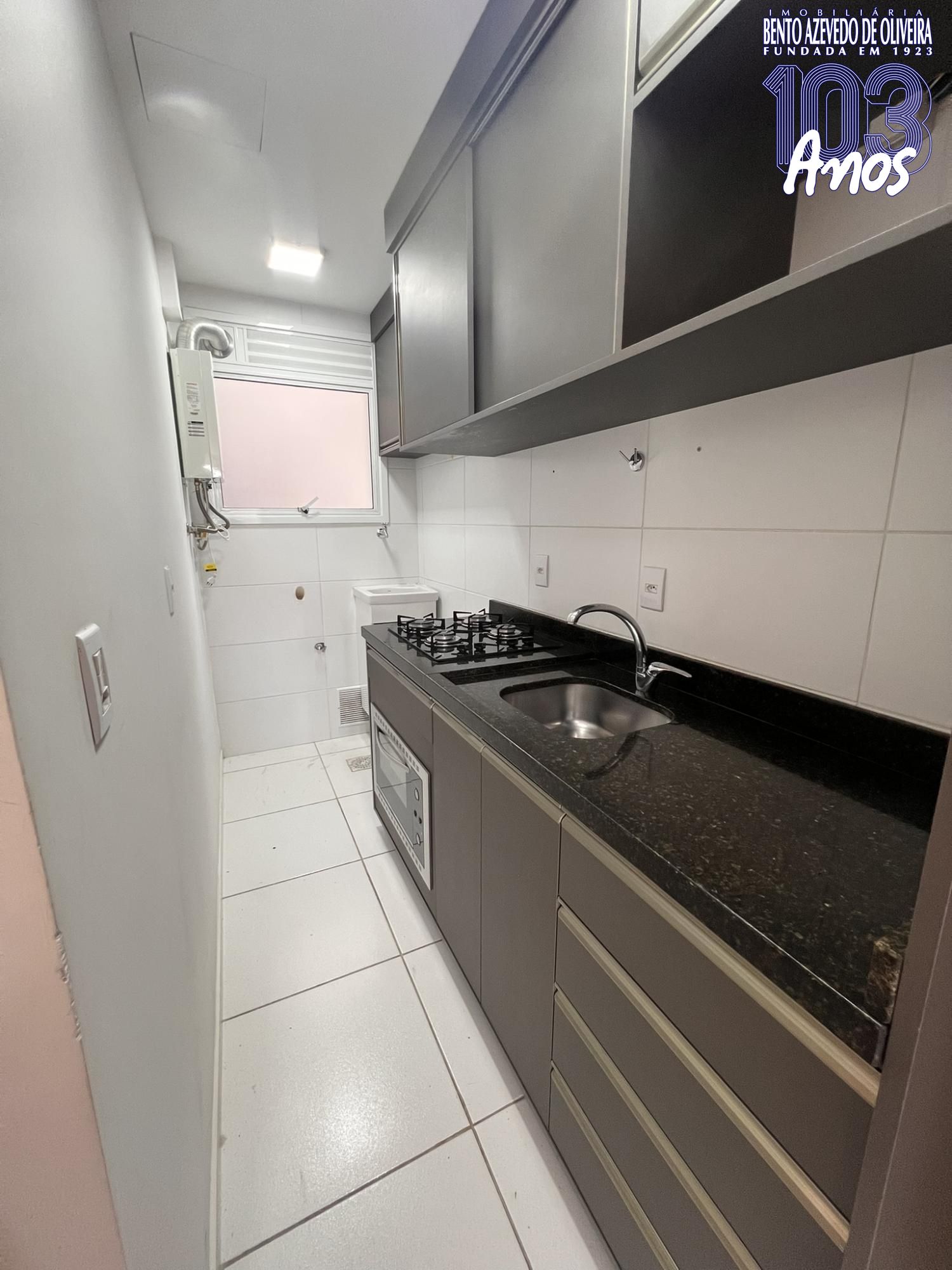 Cozinha com área de serviço