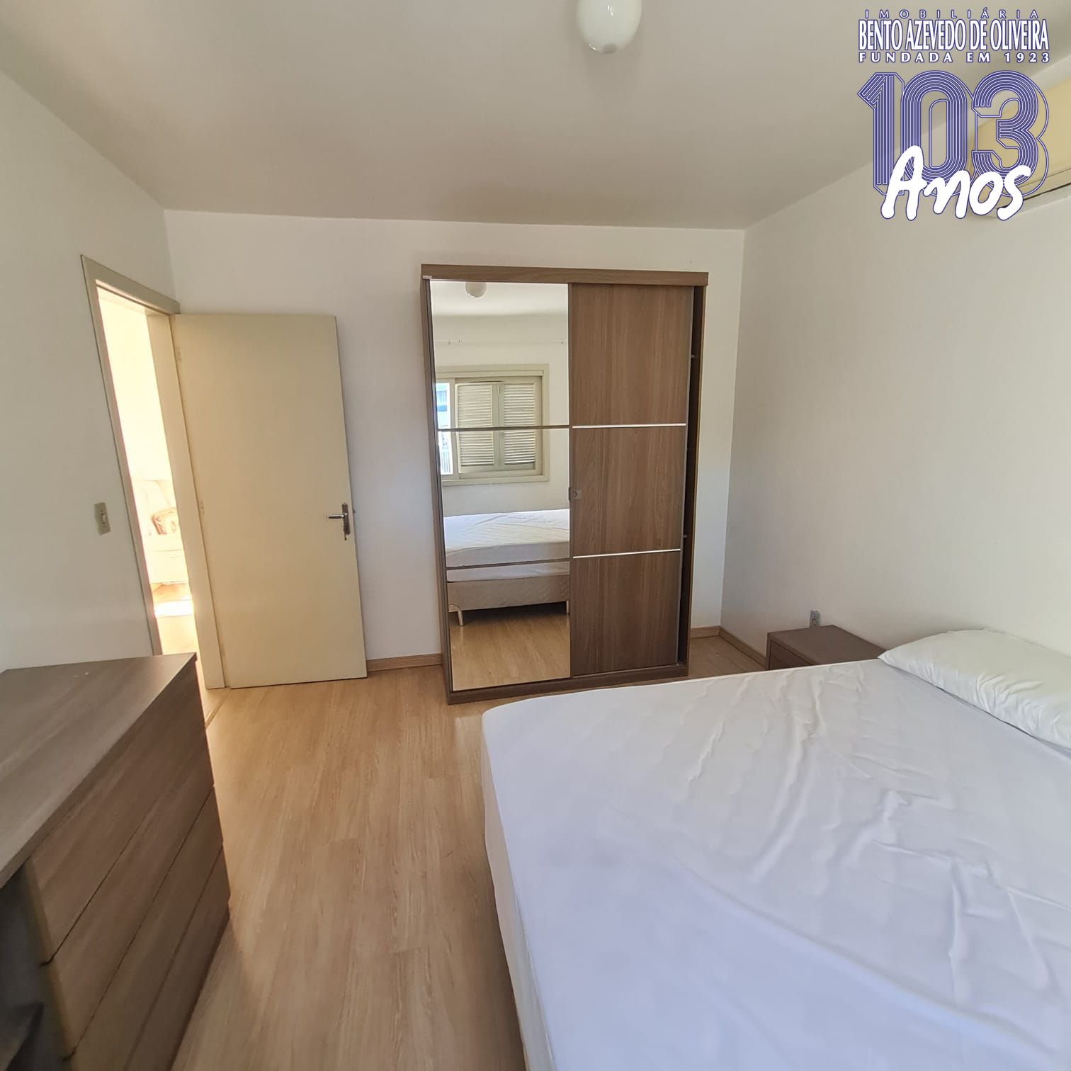 QUARTO CASAL