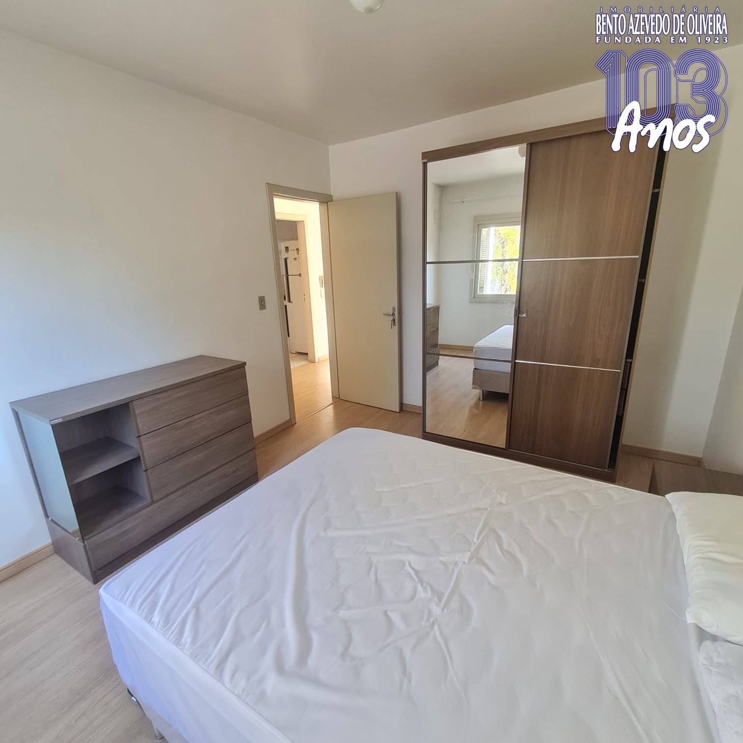 QUARTO CASAL