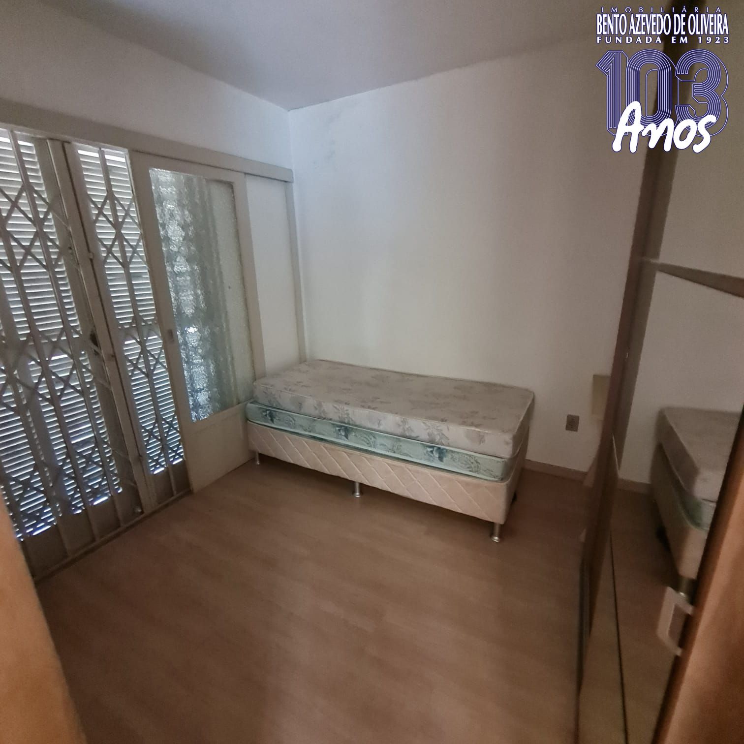 QUARTO SOLTEIRO