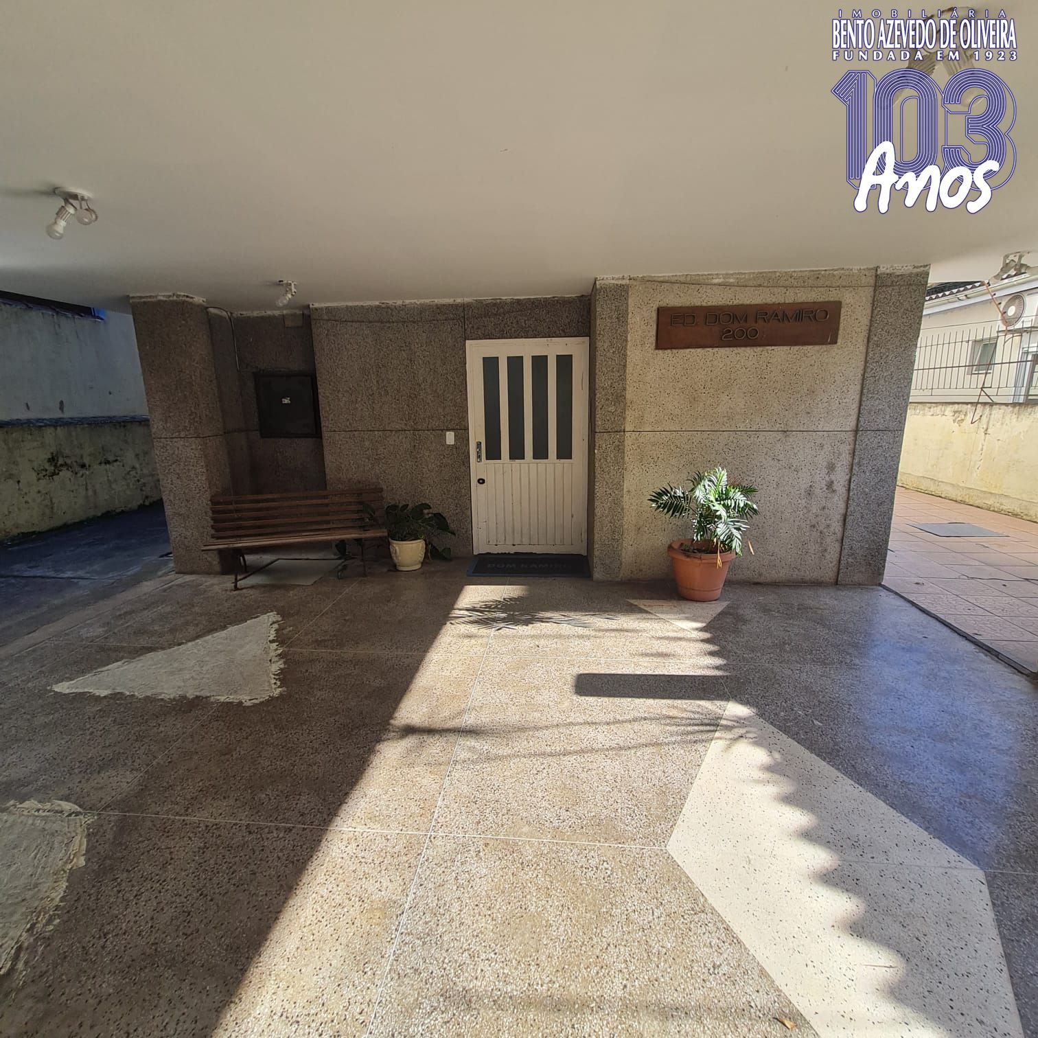 PORTA ACESSO AO EDIFICIO