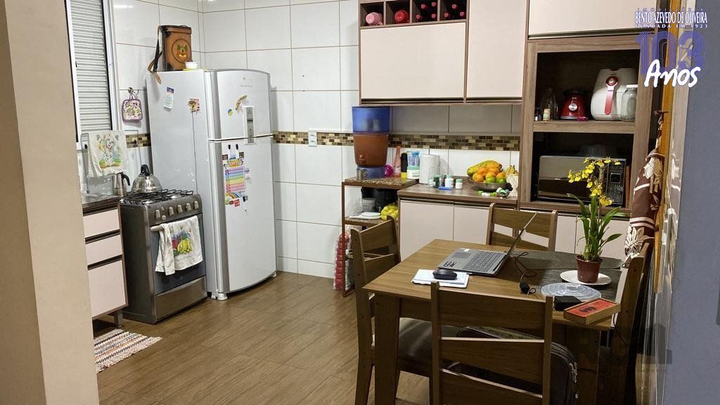 Casa, 3 quartos, 198 m² - Foto 2