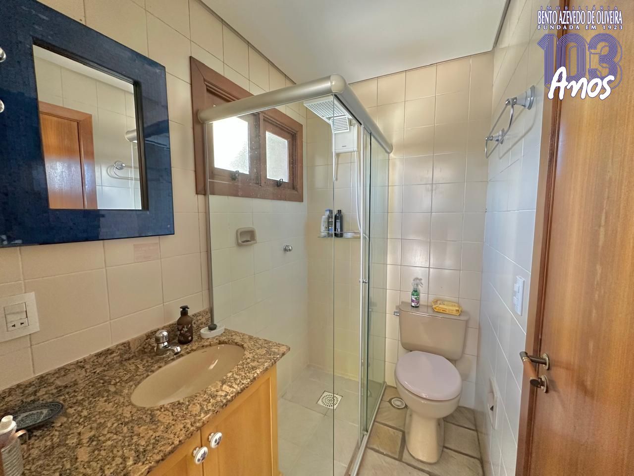 segundo andar banheiro suíte americana com acesso sala