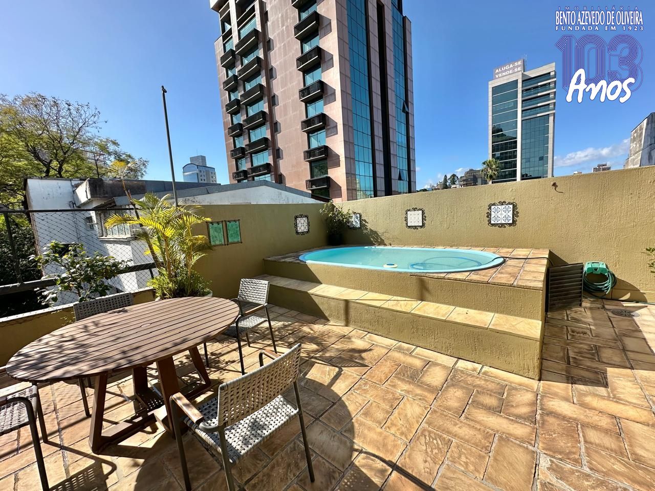 segundo andar área externa pátio e piscina