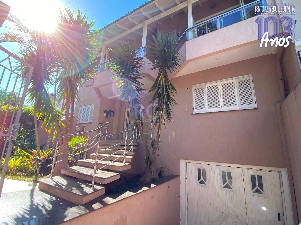 Casa, 4 quartos, 330 m² - Foto 1