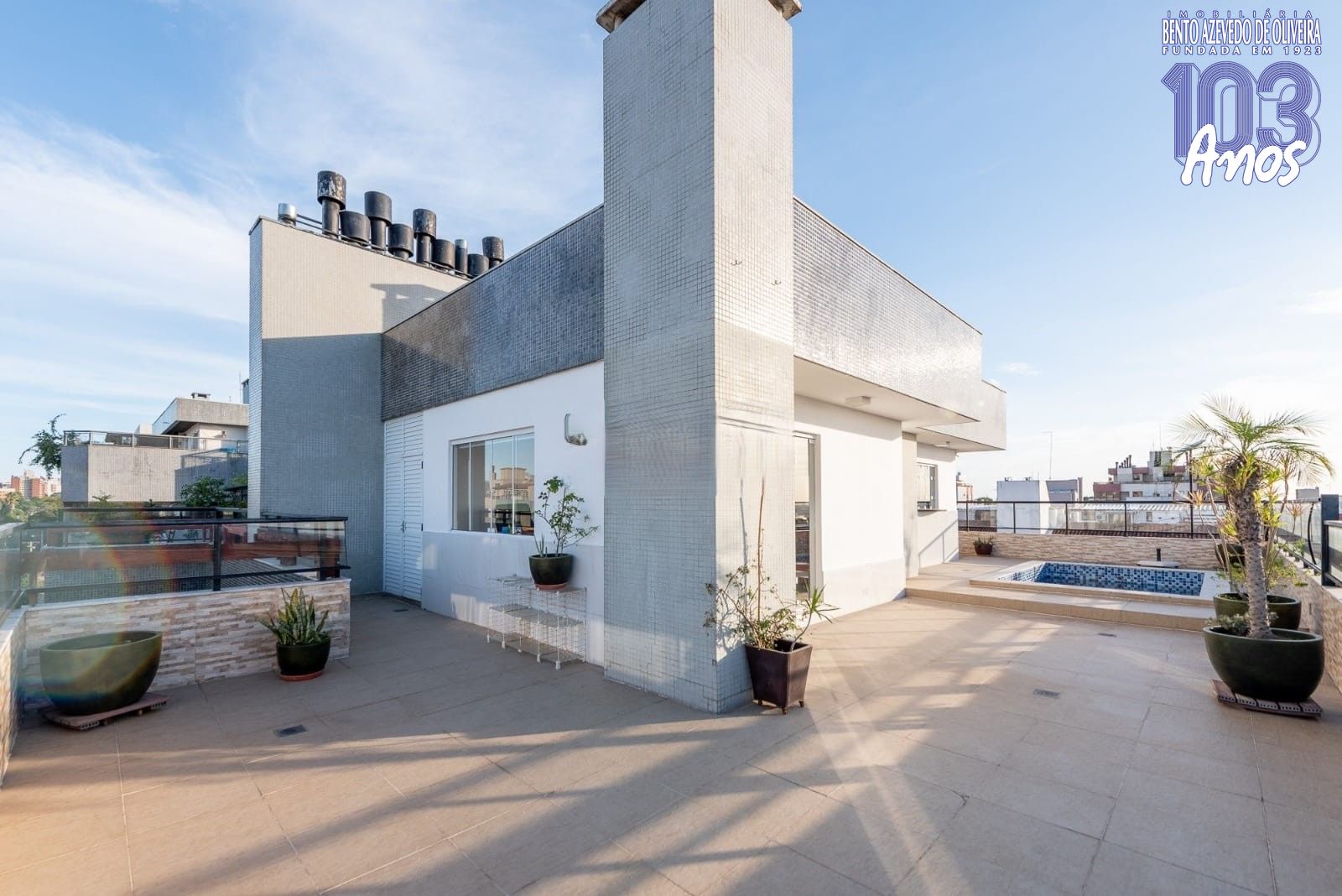 Cobertura, 3 quartos, 296 m² - Foto 2
