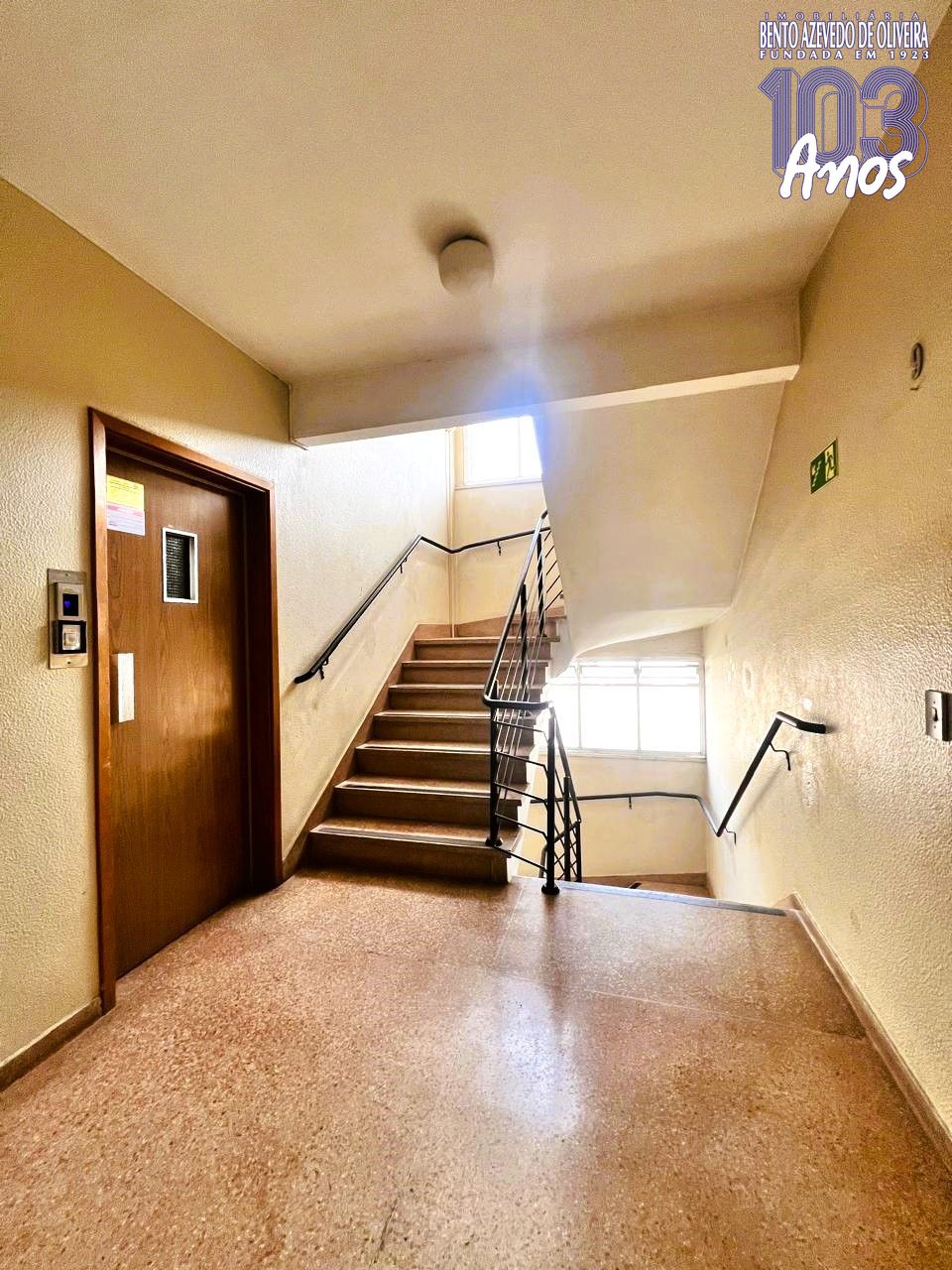 Corredor do predio-elevador