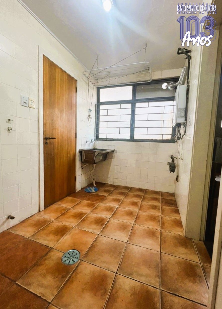 área de serviço ampla