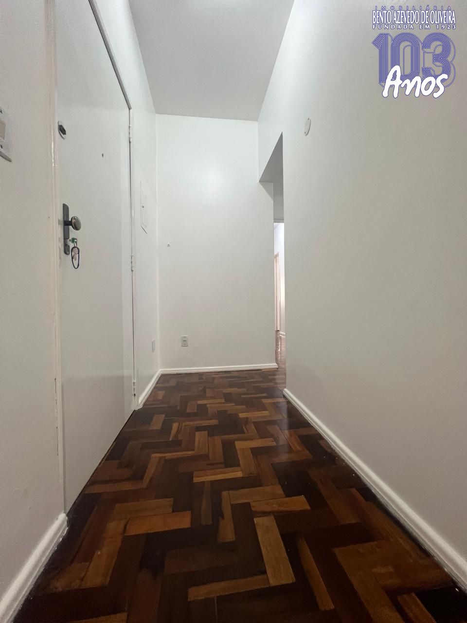 Porta de entrada do apartamento