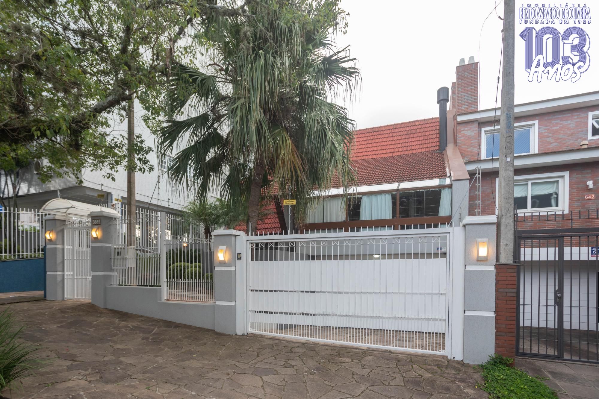 Casa, 4 quartos, 282 m² - Foto 1