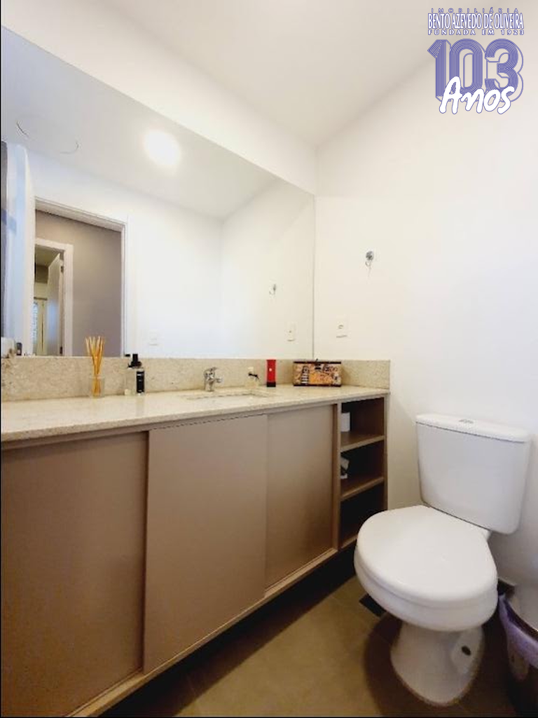 06hhlm44mzw3la4yy59im8vm5fl8