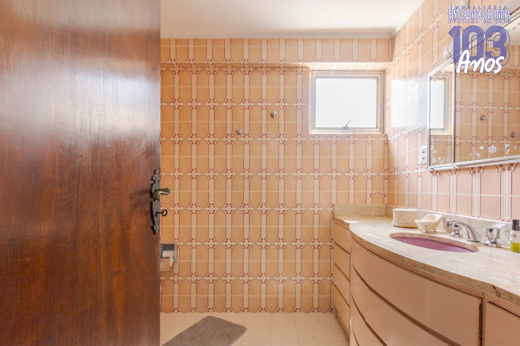 2503443.jpeg