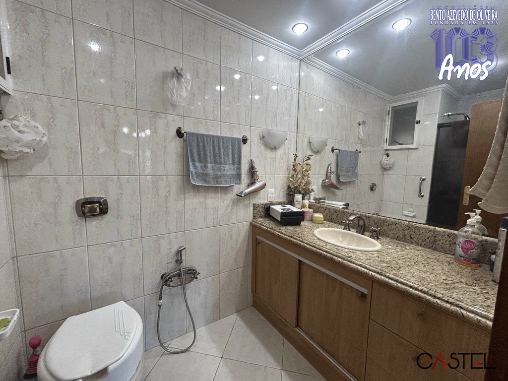 2415849.jpeg
