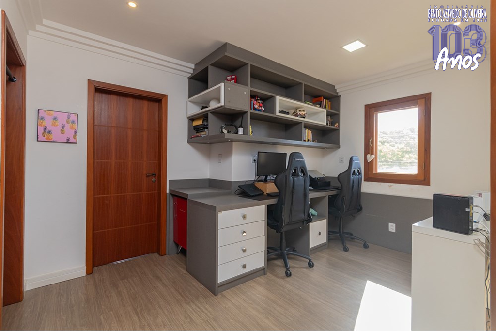 2502008.jpeg