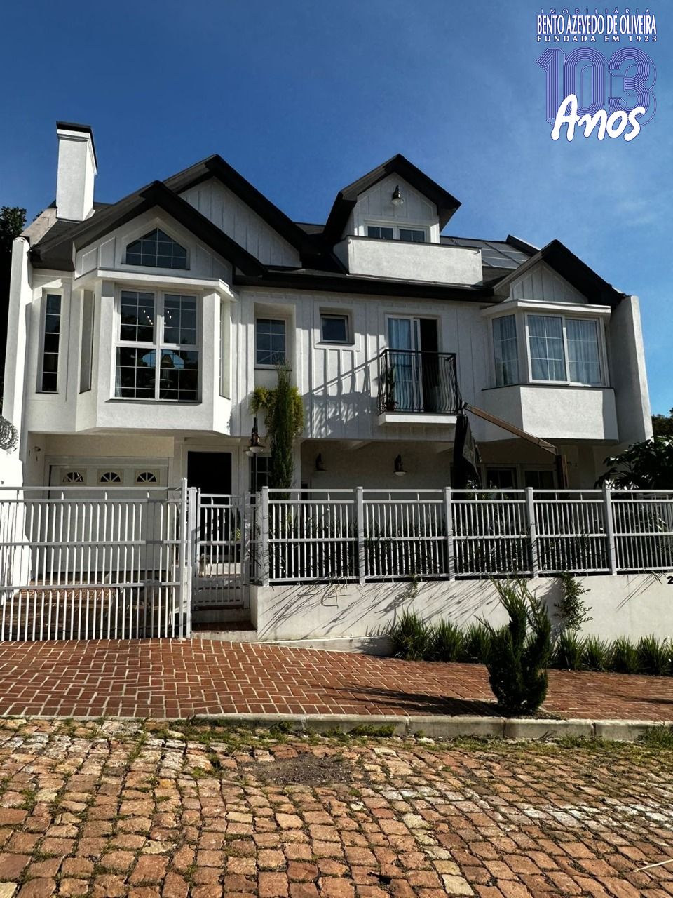 Casa, 3 quartos, 241 m² - Foto 1