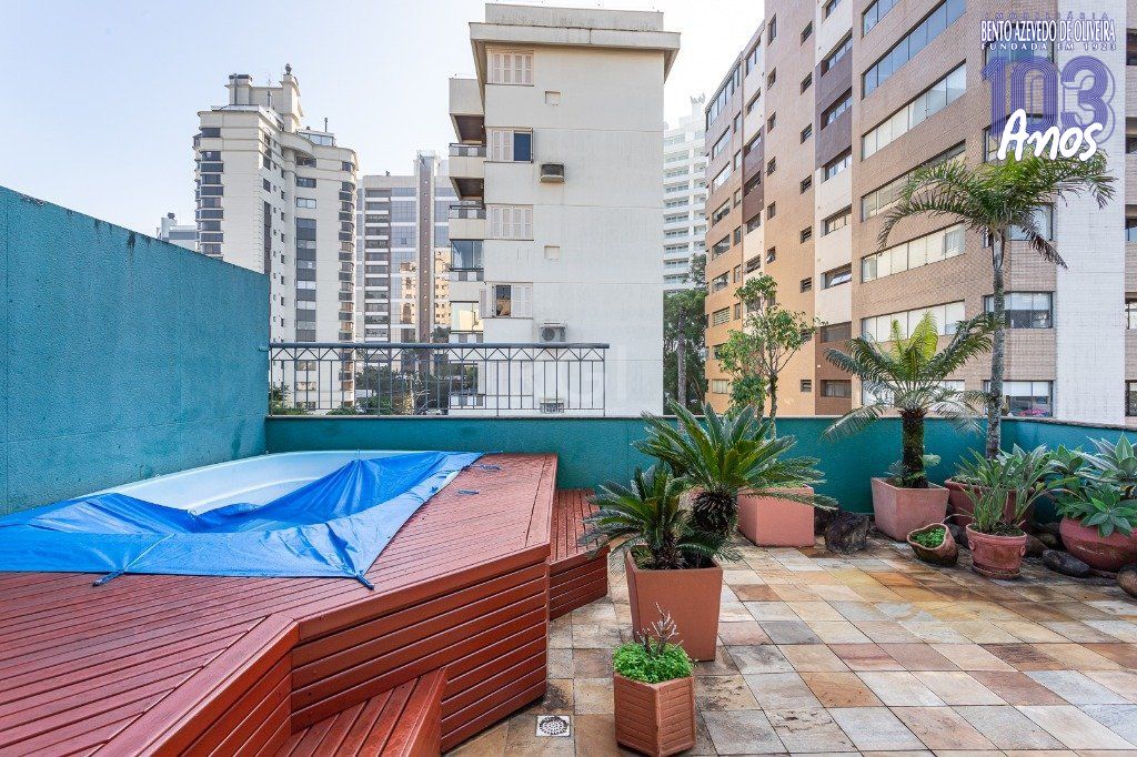 Cobertura, 3 quartos, 203 m² - Foto 1
