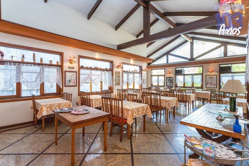 Casa, 3 quartos, 272 m² - Foto 1