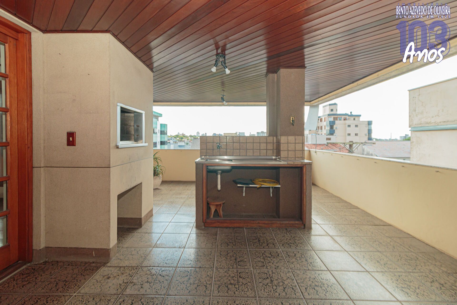 c6bc5a37-a6ee-4de8-9fc9-49e284823d031736608697DIGL.jpg