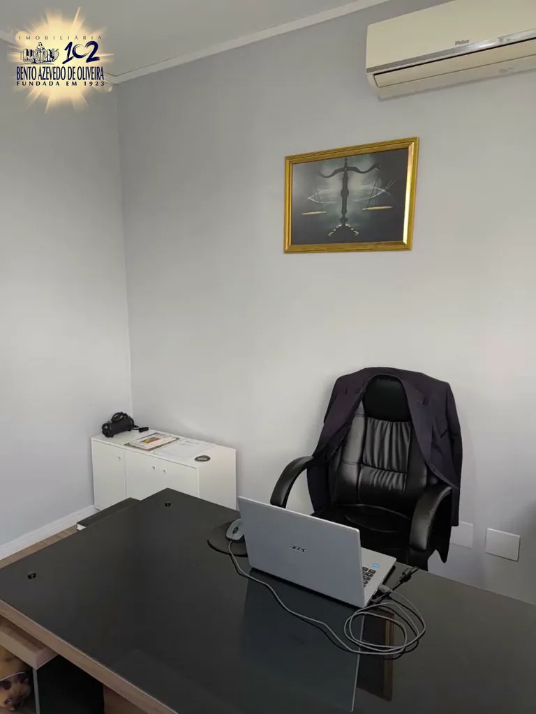2499215.jpeg