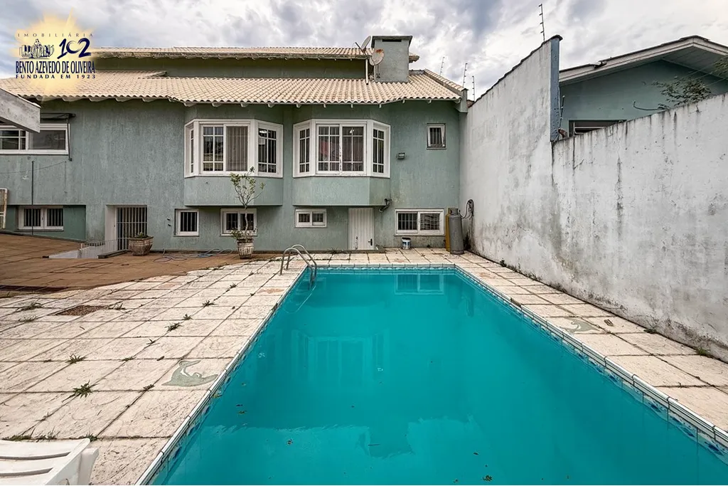 2526100.jpeg