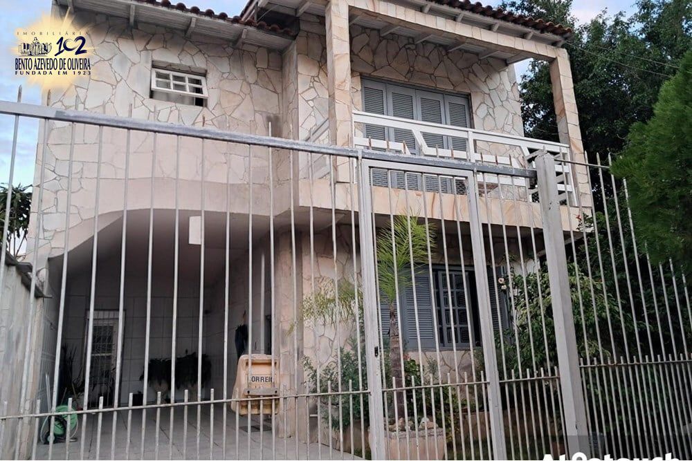 Casa, 3 quartos, 215 m² - Foto 1