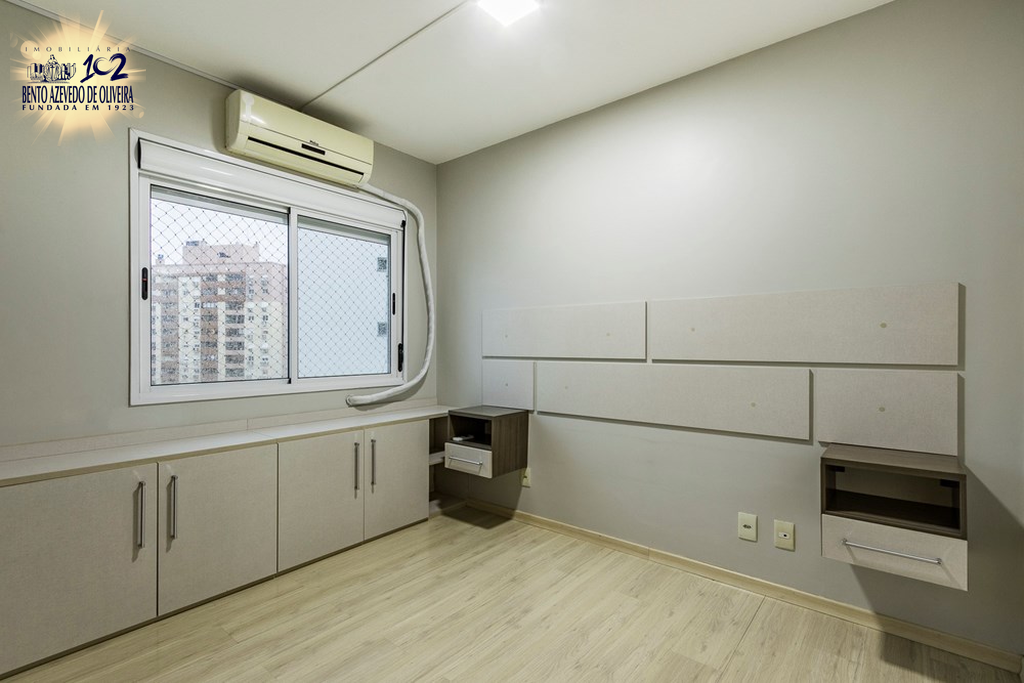 f0iunb1floabgg78v80q1aydhhkf