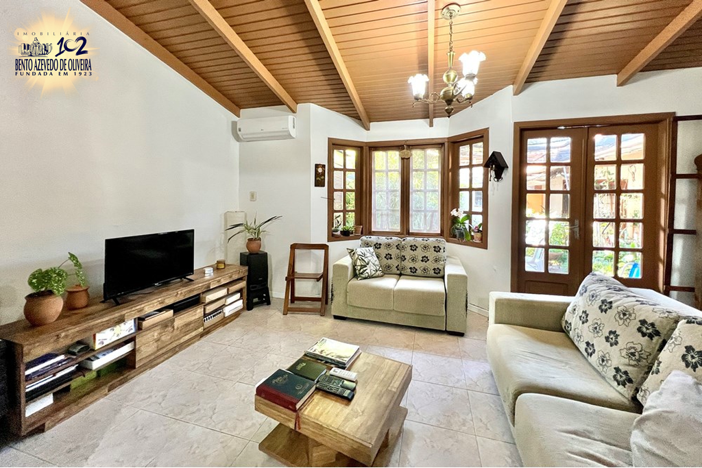 Casa, 3 quartos, 262 m² - Foto 2