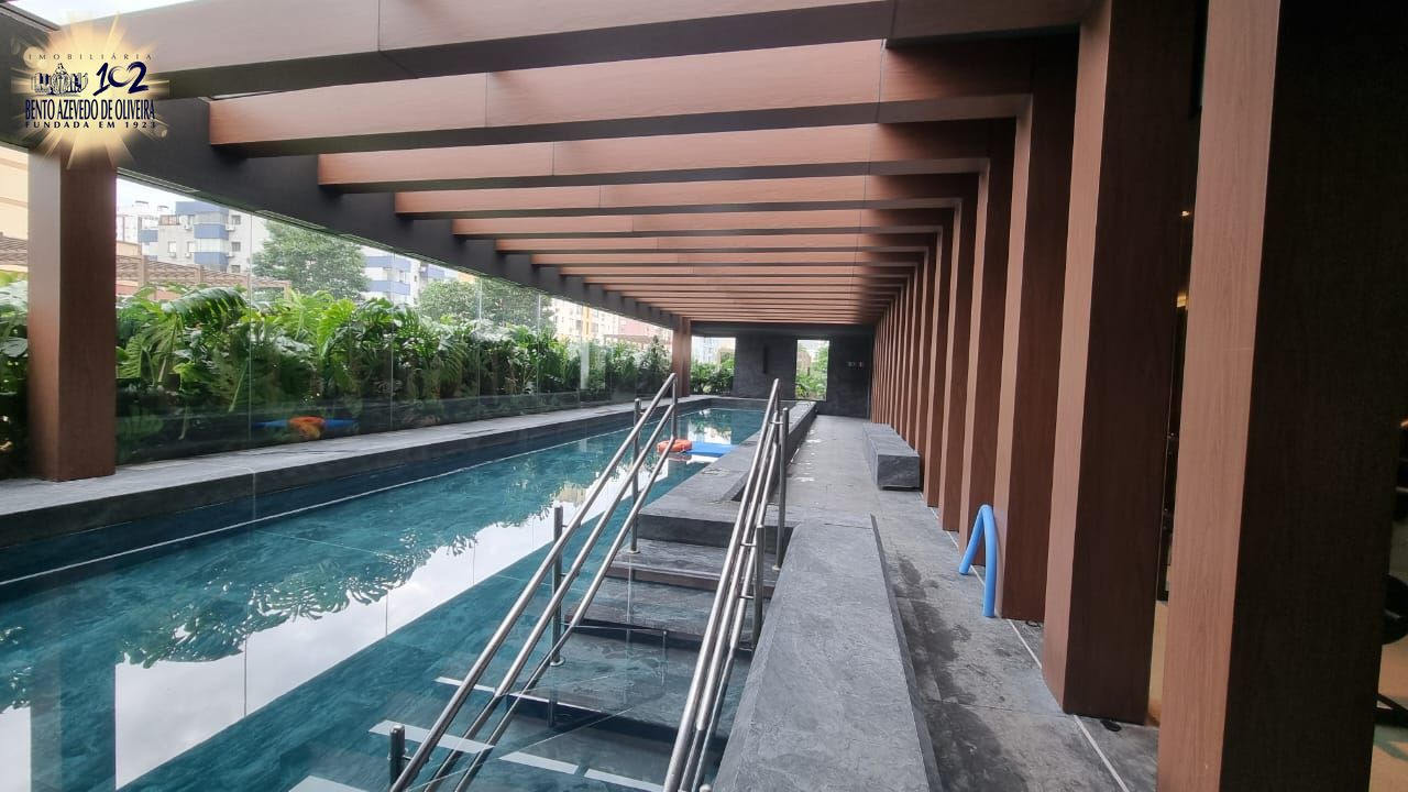 Piscina interna aquecida