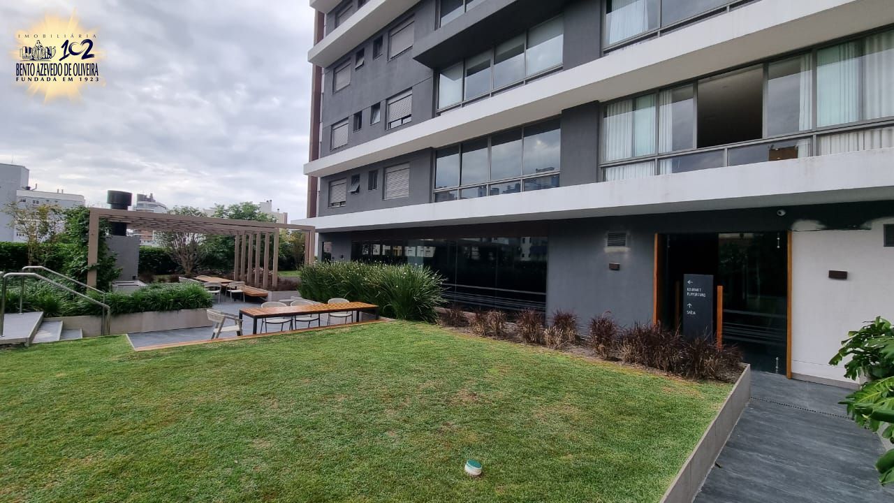 Jardins, churrasqueira externa