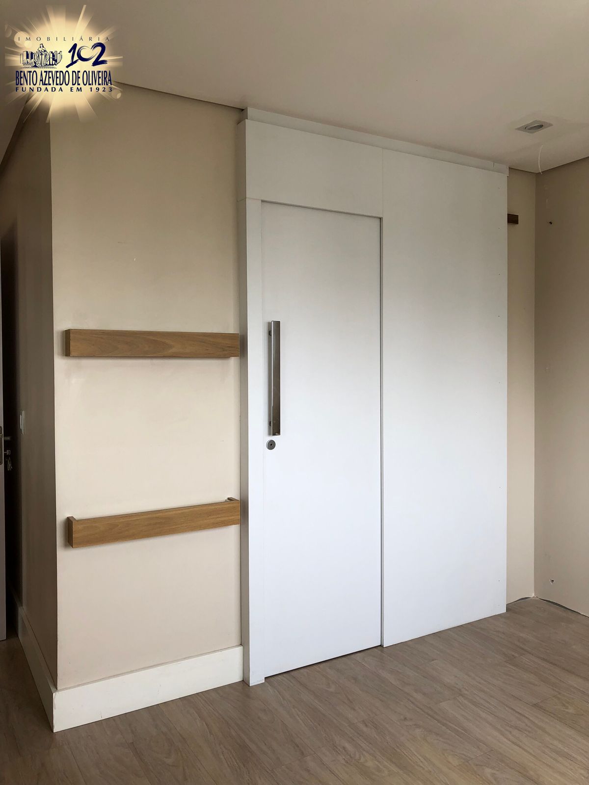 Suíte porta para banheiro